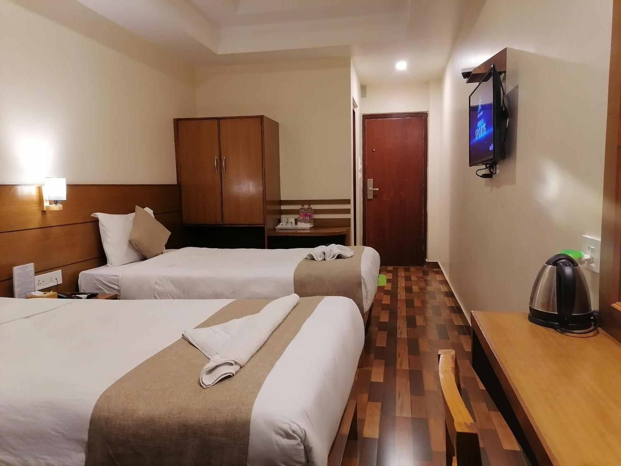 Urban Boutique Hotel Pokhara Extérieur photo