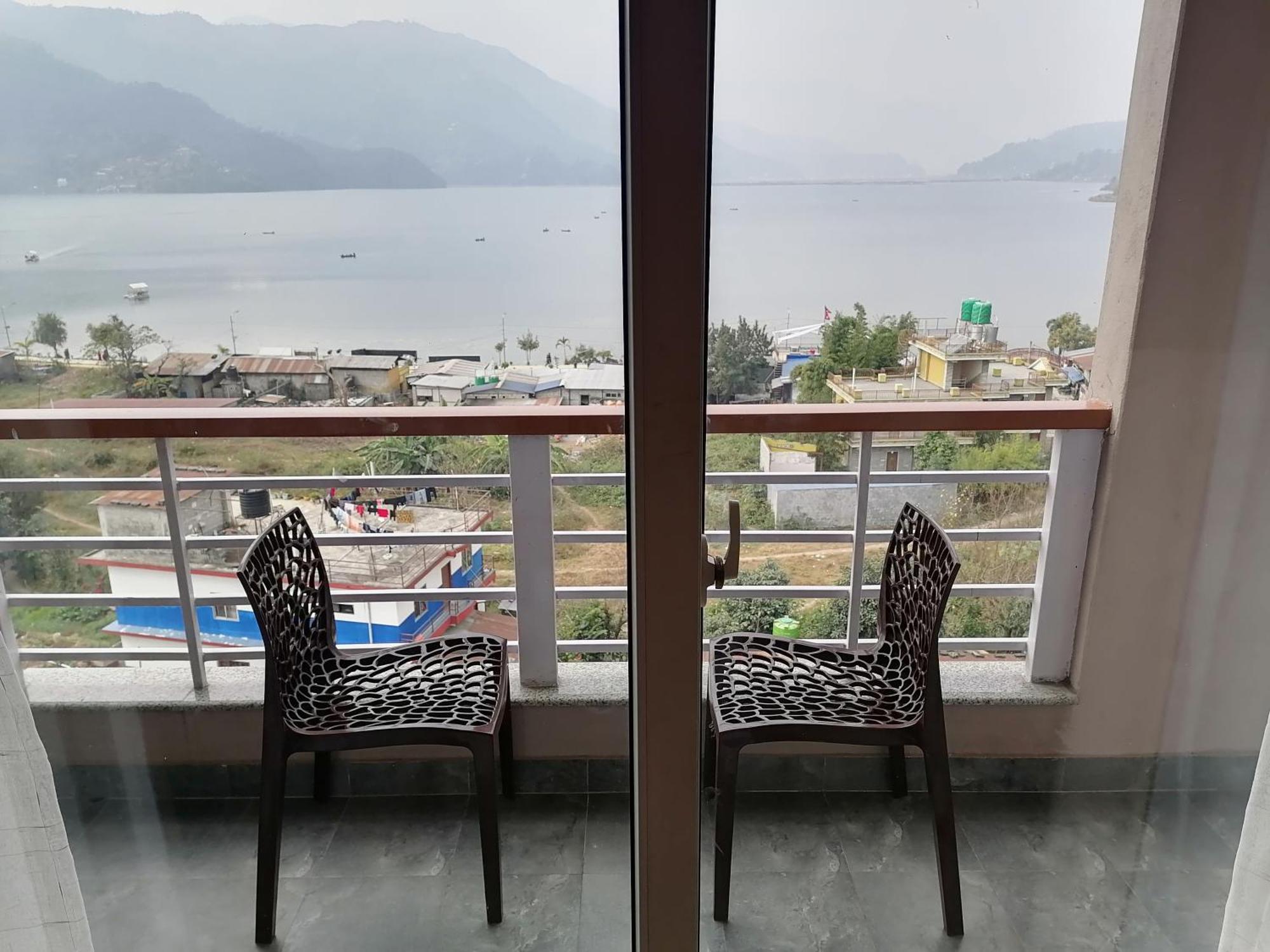 Urban Boutique Hotel Pokhara Extérieur photo