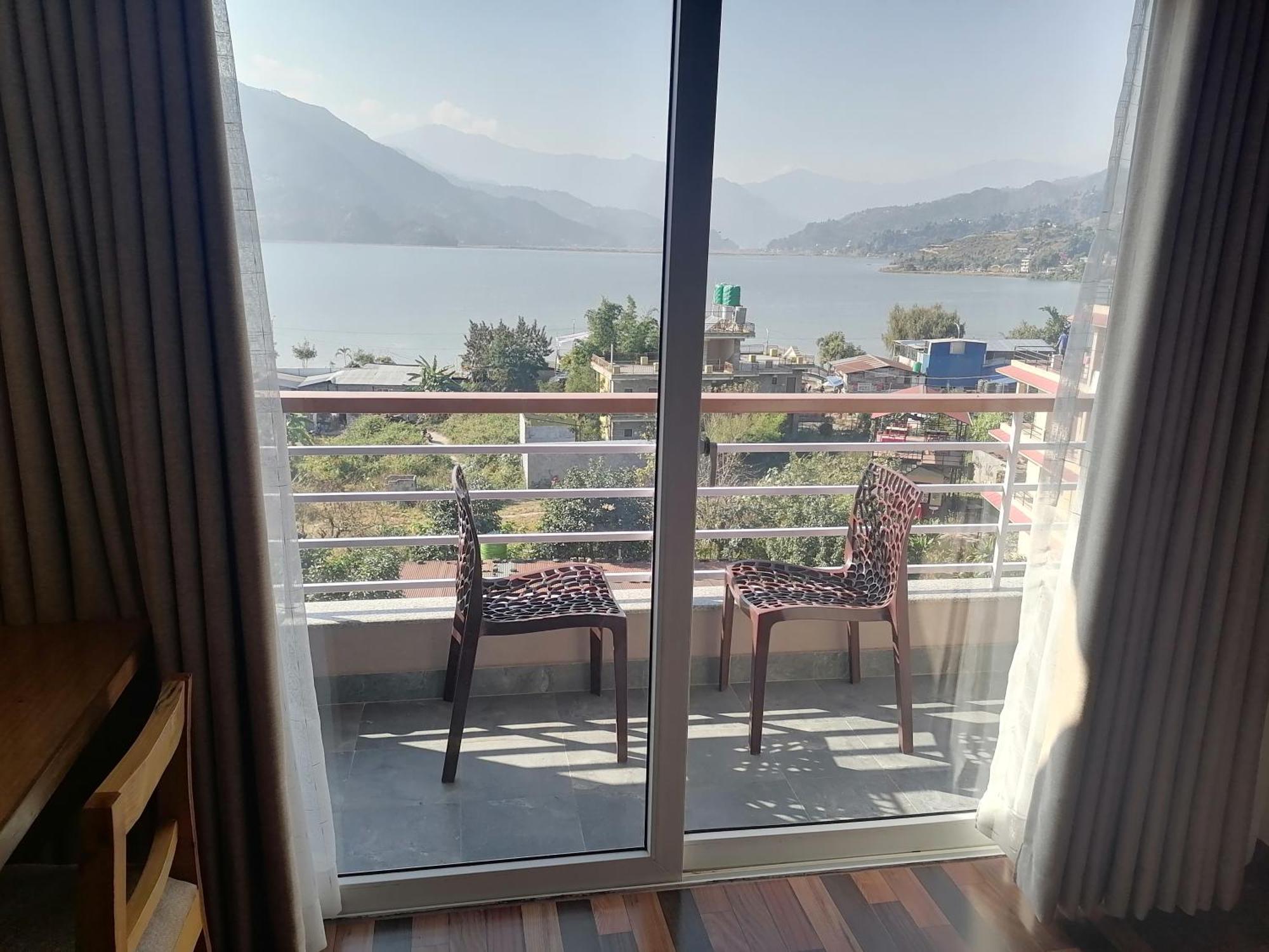 Urban Boutique Hotel Pokhara Extérieur photo