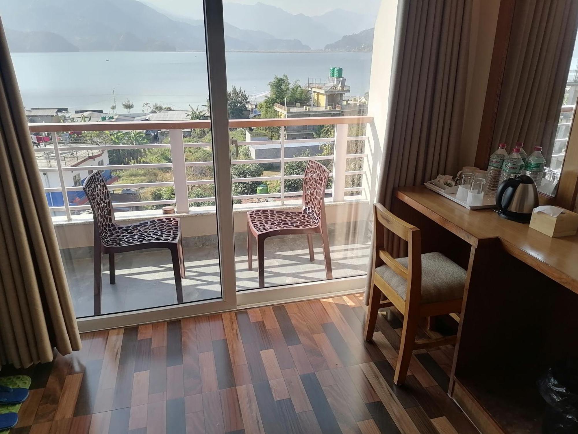 Urban Boutique Hotel Pokhara Extérieur photo