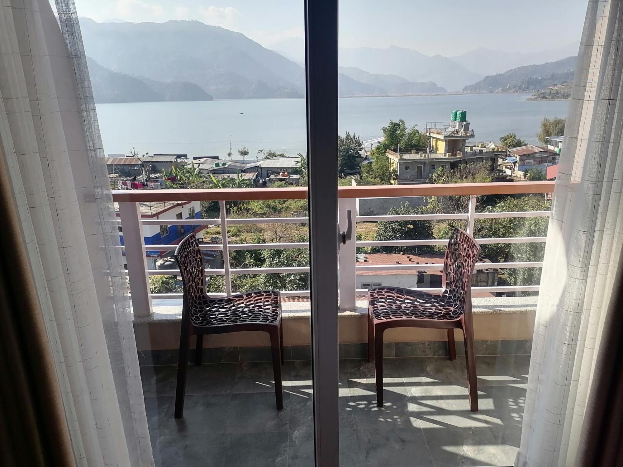Urban Boutique Hotel Pokhara Extérieur photo