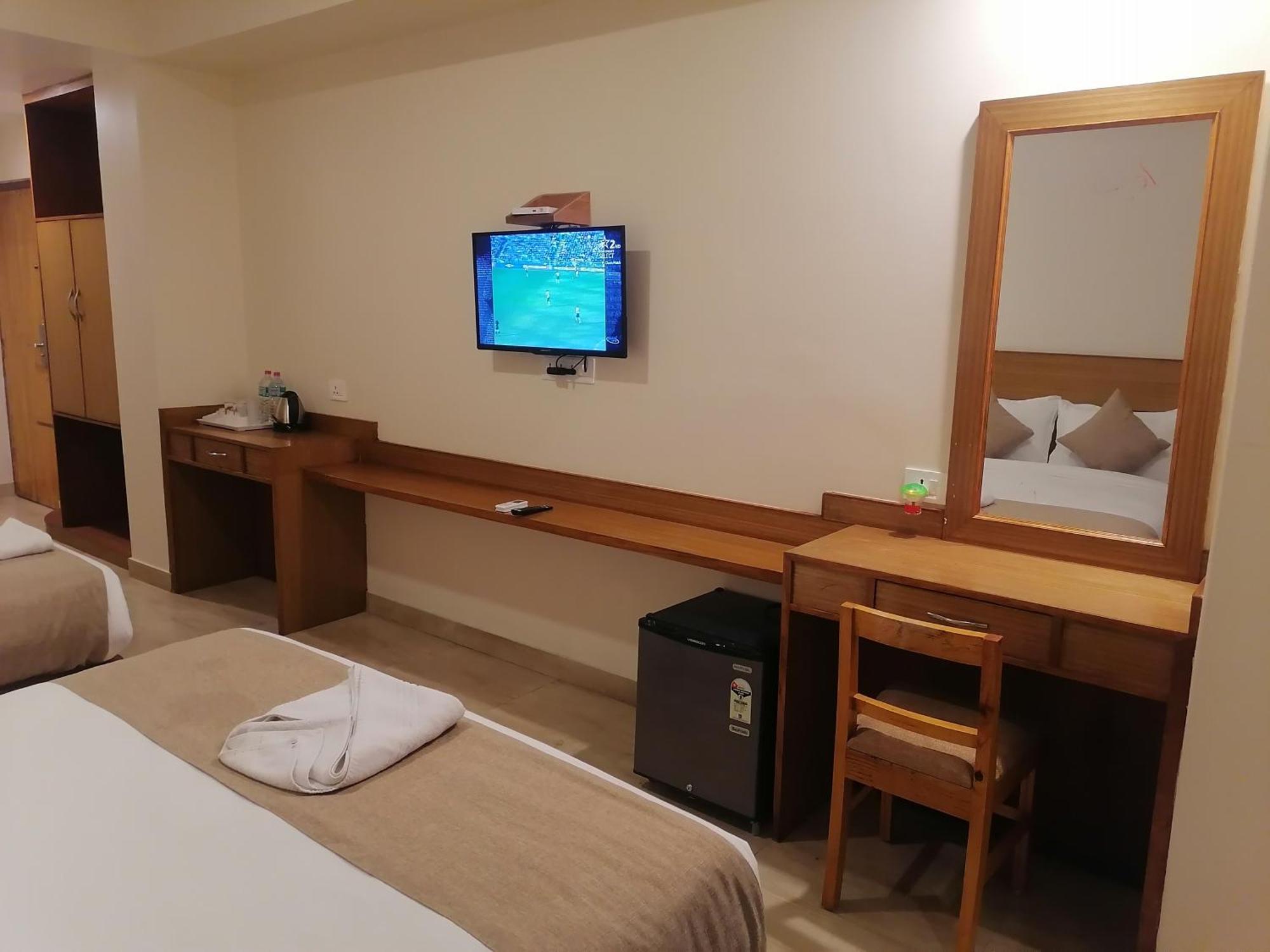 Urban Boutique Hotel Pokhara Extérieur photo