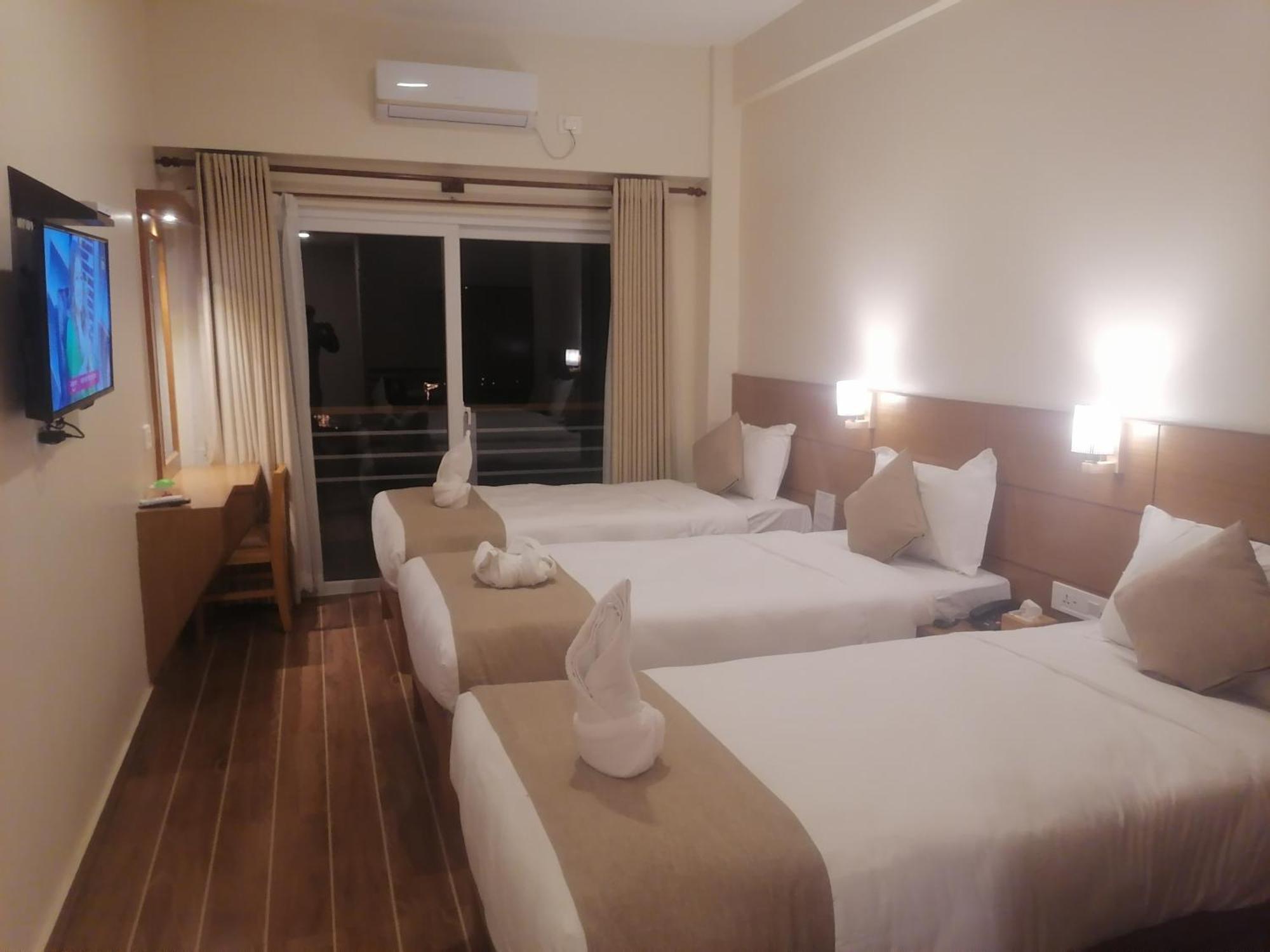 Urban Boutique Hotel Pokhara Extérieur photo